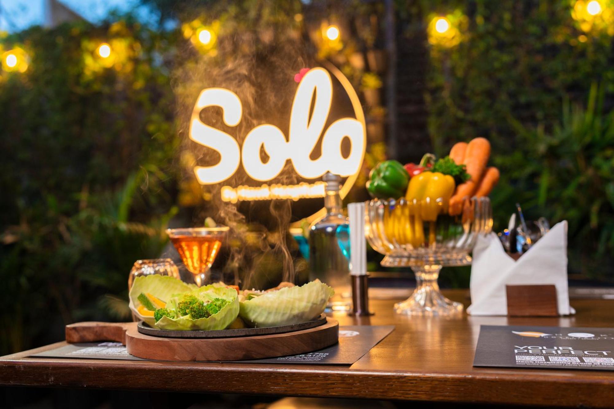 Solo Inn By Hawk Hospitality Kochi Exterior foto